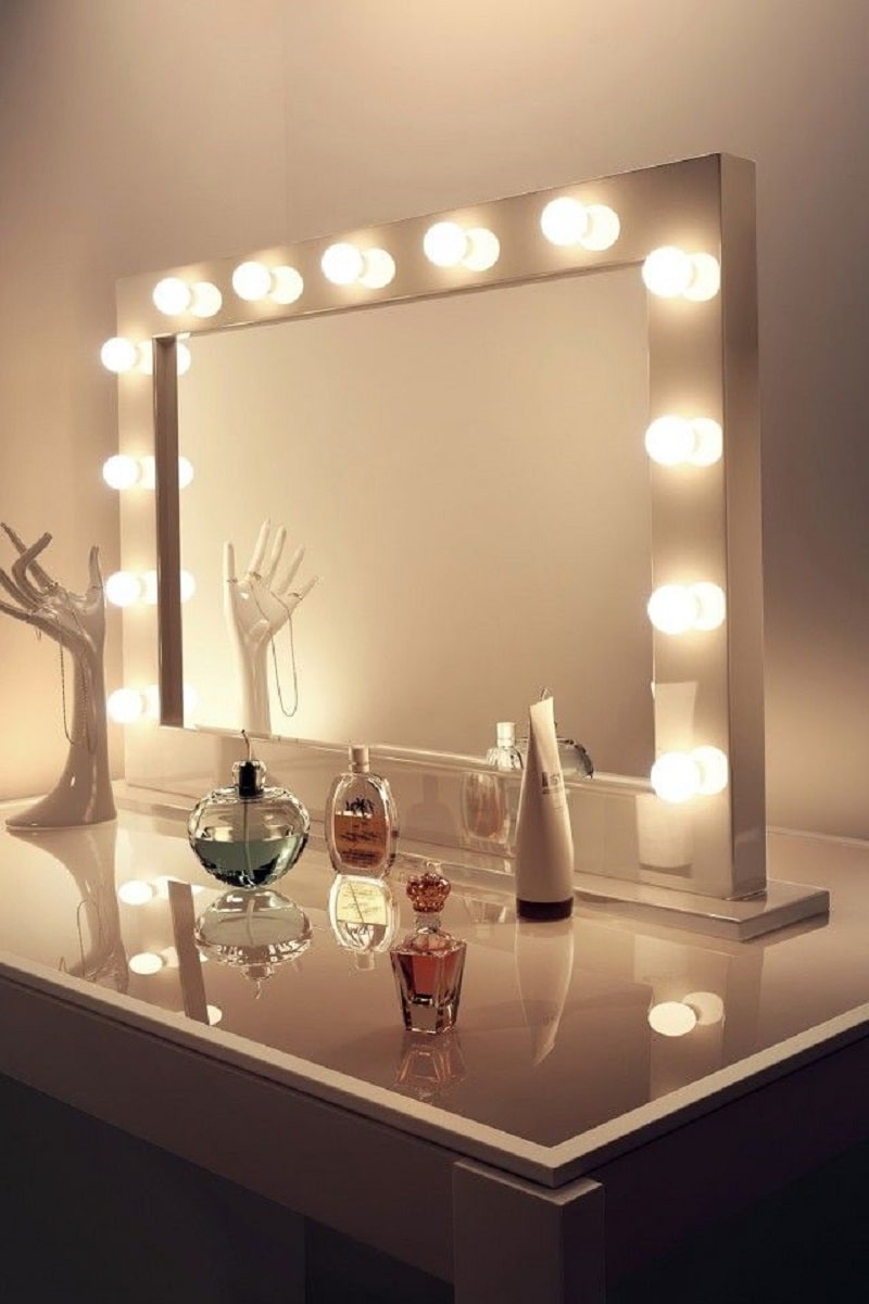 Treo đèn led bàn trang điểm