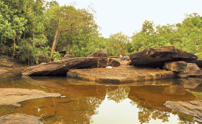 vẻ đẹp của suối đá