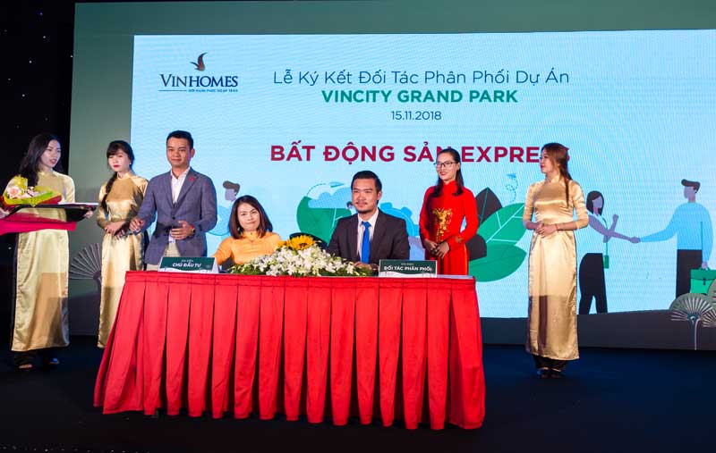 Vingroup & Bất Động Sản Express tại Lễ ký kết hợp tác