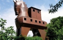 Con ngựa thành Troy 