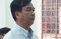Vẫn kết án người xịt thuốc diệt cỏ để lấy lại đất