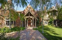 Britney Spears rao bán ngôi biệt thự đẹp như thiên đường 