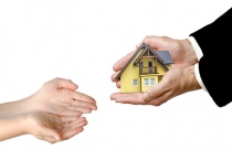Thủ tục chuyển quyền sử dụng nhà đất từ mẹ sang con