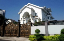 Choáng ngợp tham quan dinh thự chồng Hà Tăng