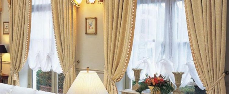  Hướng dẫn lựa chọn rèm cửa phong cách cổ điển cho phòng khách					
