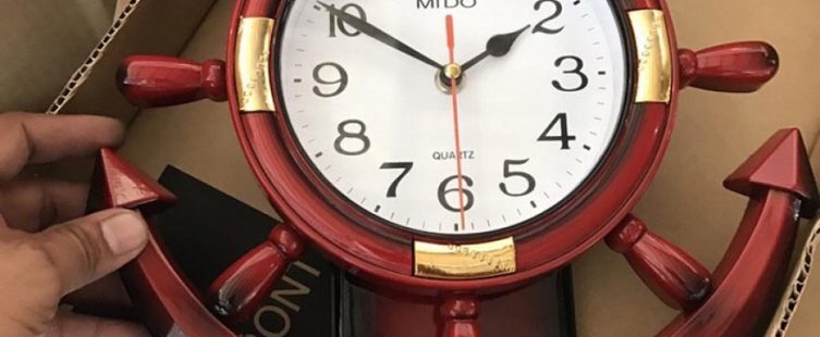  Bạn có biết ý nghĩa của đồng hồ treo tường hình mỏ neo không?					
