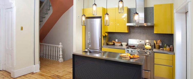  Sắc vàng – giải pháp cứu rỗi không gian bếp thiếu ánh sáng tự nhiên					