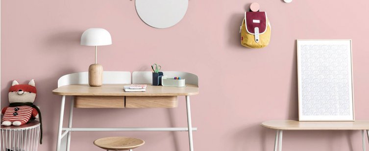  4 cách trang trí bàn học cho bé gái siêu sáng tạo					