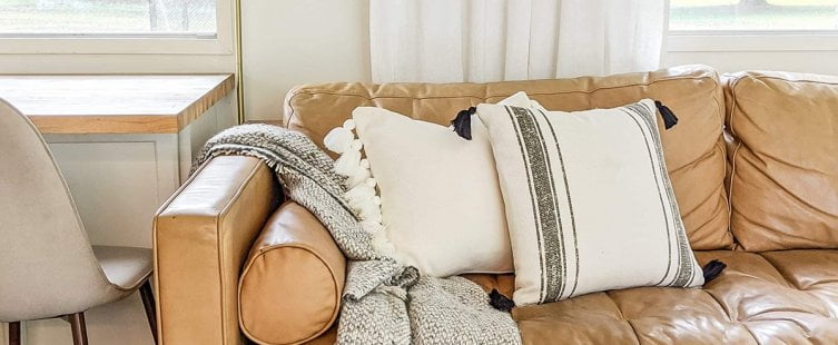  Bật mí cách chọn gối cho sofa da phù hợp nhất					