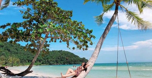  Chiếc xích đu và cây dừa đổ “thần thánh” khi du lịch Phú Quốc					