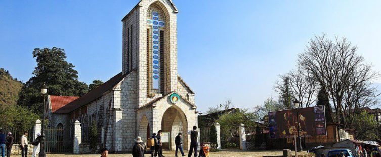  Nhà thờ đá Sapa- nơi biểu tượng tinh hoa kiến trúc Pháp hội tụ					