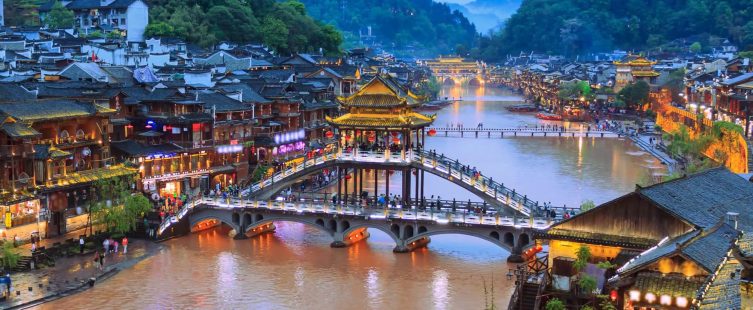  Điều ít biết về kiến trúc điếu cước lâu của Phượng Hoàng cổ trấn					