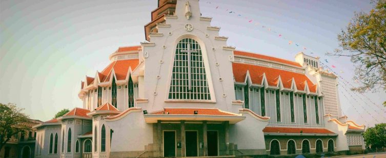  Nhà thờ Dòng Chúa Cứu Thế – nét kiến trúc cổ trên mảnh đất cố đô					