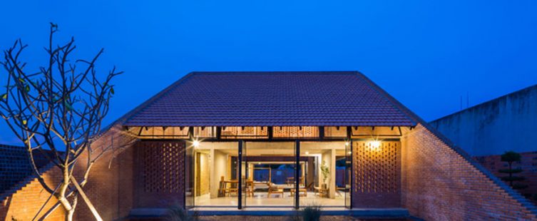  Ngôi nhà Long An – Độc đáo với phần mái “đục thủng” hút gió					