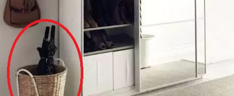  5 đồ vật tối kỵ không nên đặt tại huyền quan phòng khách					