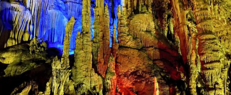  Du lịch Hà Giang nhất định phải đến cao nguyên đệ nhất động Lùng Khúy					