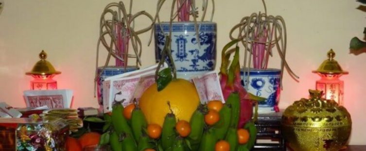  Cách bài trí bát hương trên bàn thờ gia tiên như thế nào mới đúng?					