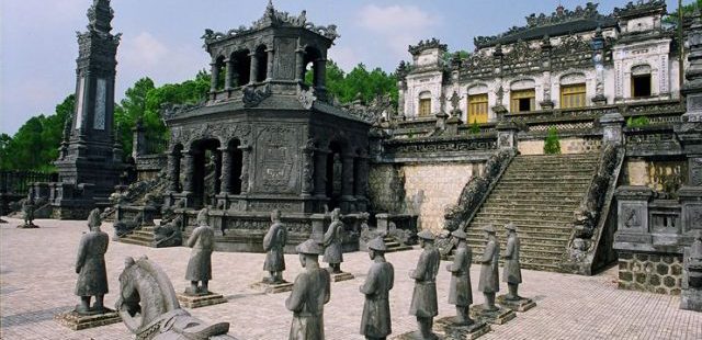  7 địa điểm du lịch Huế thu hút du khách nhất có thể bạn chưa biết					