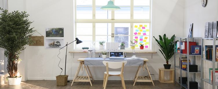  Màu sắc phong thủy bàn làm việc và những điều cần lưu ý					