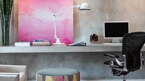  Góc làm việc tích kiệm không gian tại nhà.					