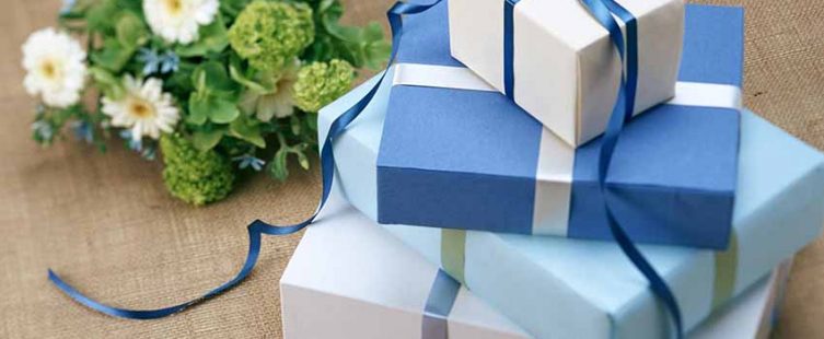  Quên hoa và gấu bông đi, đây mới là những món quà 20/10 các anh nên mua					