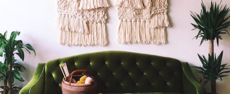  Bạn có biết, chân ghế sofa phòng khách làm bằng chất liệu gì thì tốt không?					