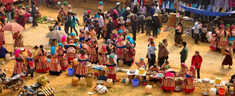  Độc đáo sắc màu chợ phiên Bắc Hà Lào Cai – đặc trưng vùng cao Tây Bắc					