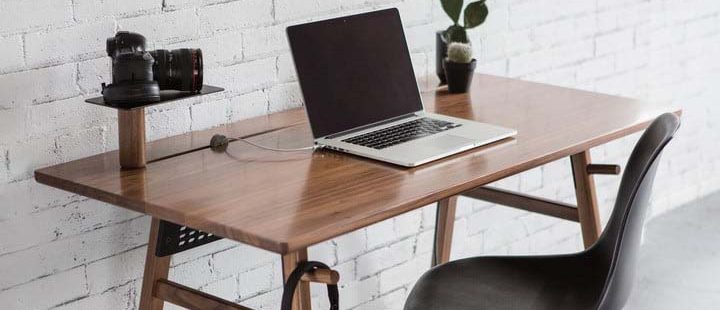  Có nên sử dụng bàn làm việc gỗ xoan đào trong nhà ở hay không?					