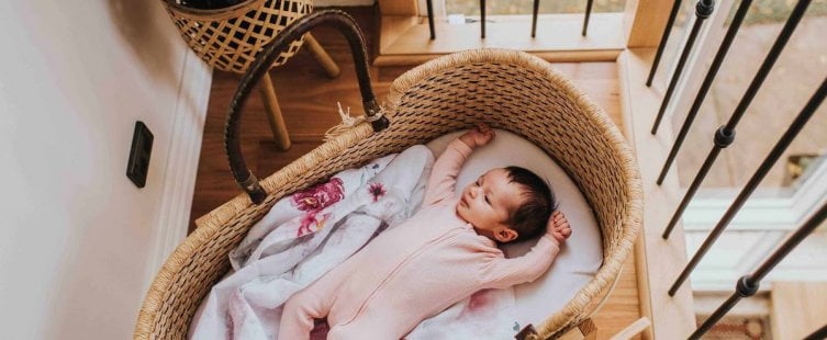  Chia sẻ kinh nghiệm chọn giường cũi sơ sinh cho bé yêu					