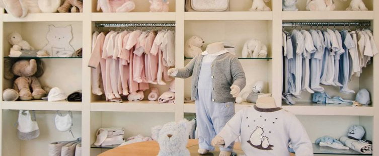  Mua kệ trưng bày quần áo trẻ em cần lưu ý những gì?					